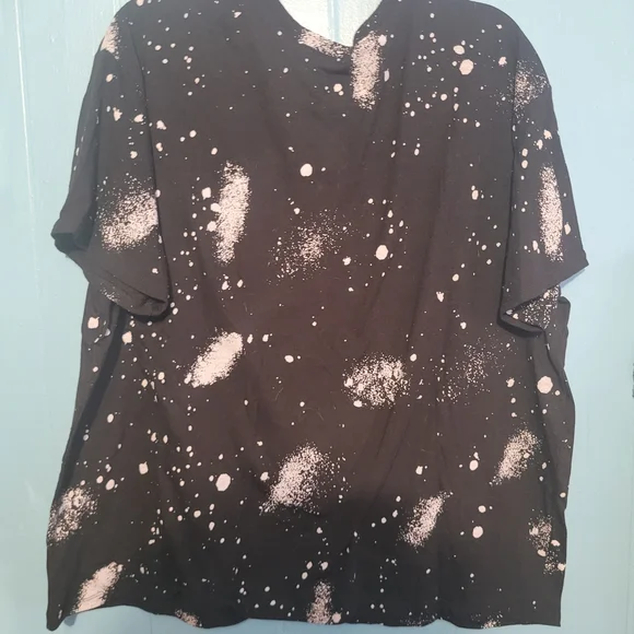 Disney Black & Purple Hocus Pocus Cat Graphic Tee - Picture 4 of 4